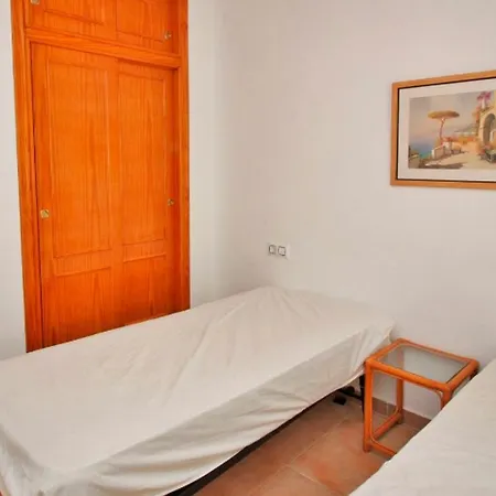 Buenave Con Piscina Climatizada Y Vistas Al Puerto