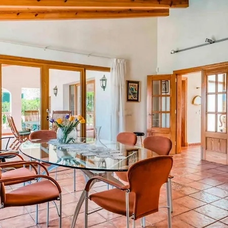 בית נופש Buenave Con Piscina Climatizada Y Vistas Al Puerto *
