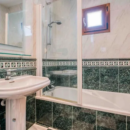 Casa de Férias Buenave Con Piscina Climatizada Y Vistas Al Puerto *